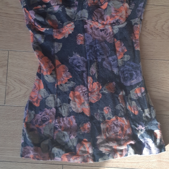 Cute tank top - Picture 2 of 3